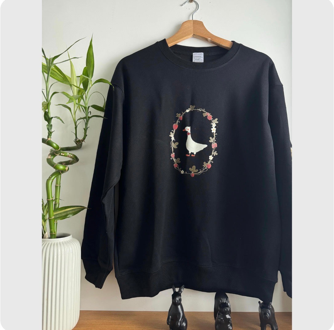 Farmhouse Goose Sweatshirt – Rustic Cottagecore Pullover for Women